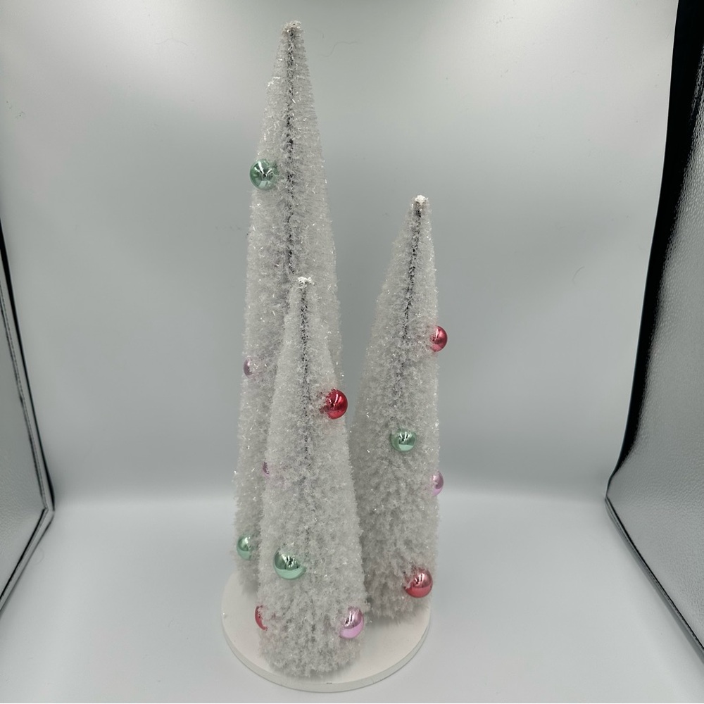 18” White Bottle Brush Christmas Trees On Wooden Stand Holiday Decor Table Top